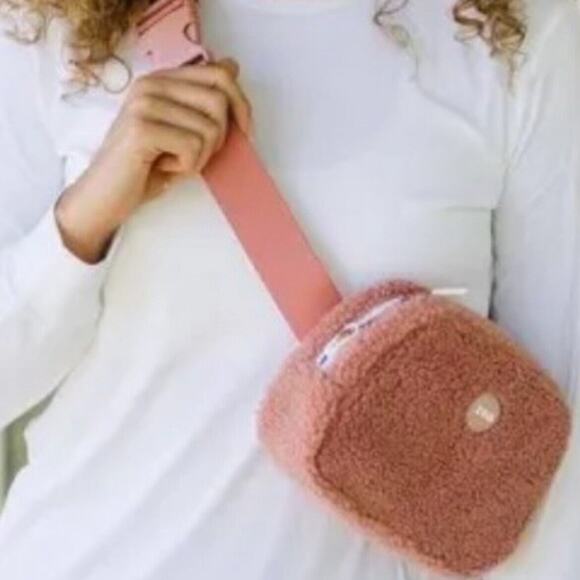Zyia Warm Rose Cozette Crossbody Bag Sherpa Fleece Pink Belt Bag - Picture 8 of 8